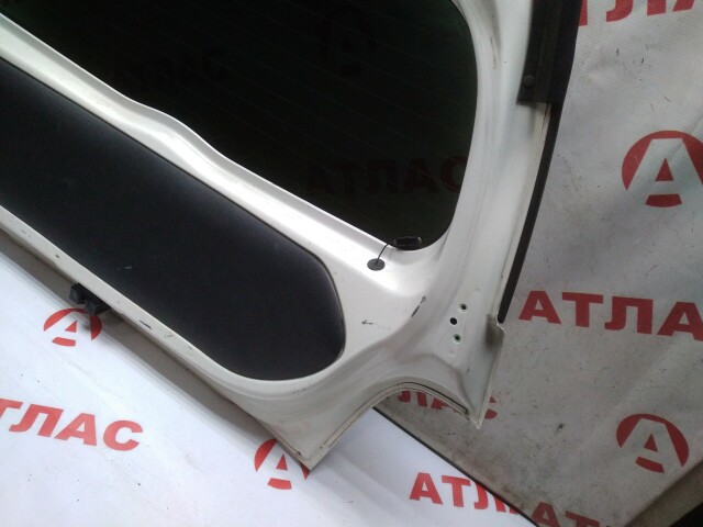 Дверь багажника TOYOTA Ist 
