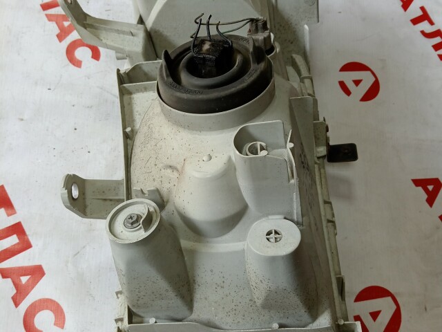 Фара TOYOTA Probox 