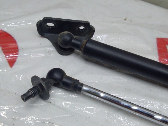 Амортизатор багажника TOYOTA Succeed 