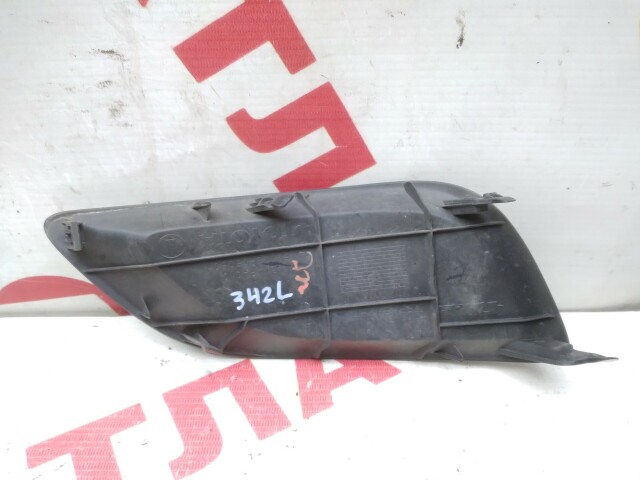 Заглушка в бампер TOYOTA Avensis 