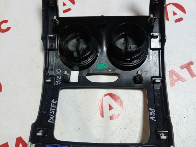 Рамка магнитолы RENAULT Duster 