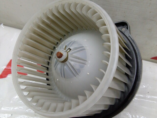 Моторчик печки TOYOTA Vitz 