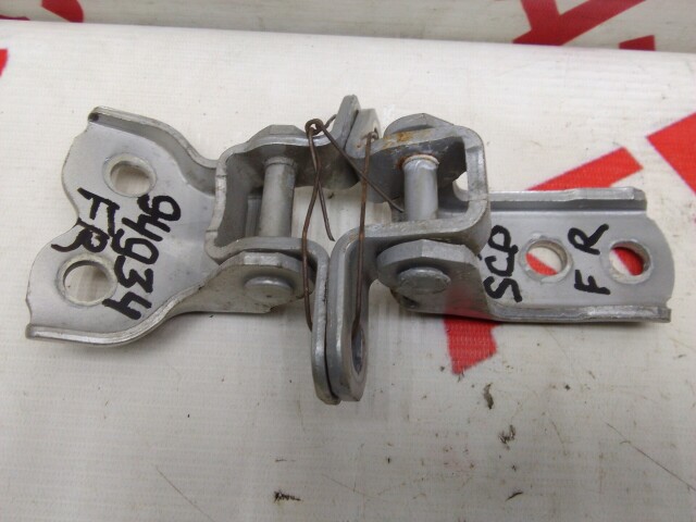 Кронштейны двери TOYOTA Vitz 