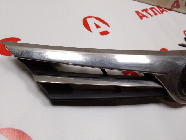 Решетка радиатора TOYOTA Corolla 