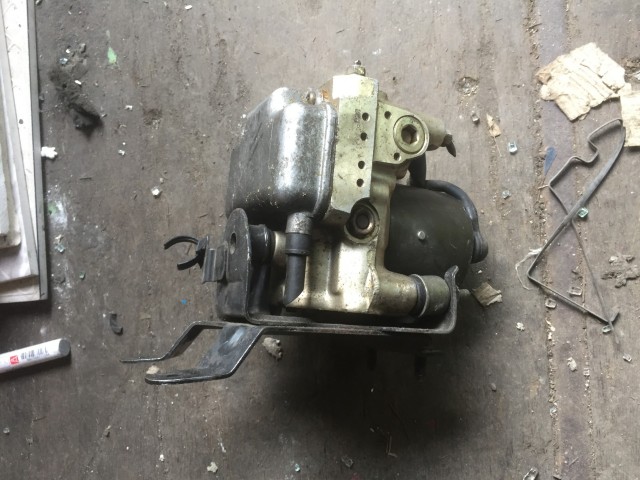 Блок ABS NISSAN Bluebird 