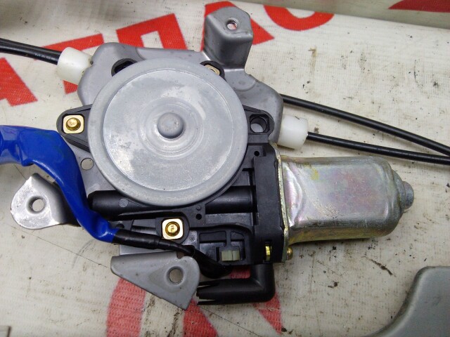 Стеклоподъемник NISSAN Primera 