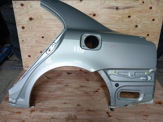 Крыло заднее TOYOTA Avensis 