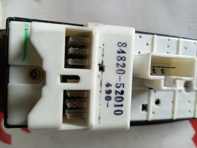 Блок управления стеклоподъемниками TOYOTA Vitz 