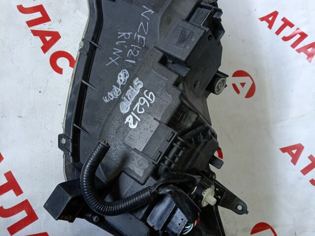 Фара TOYOTA Corolla Runx 