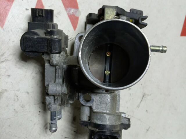 Дроссельная заслонка TOYOTA Vitz 2NZ-FE