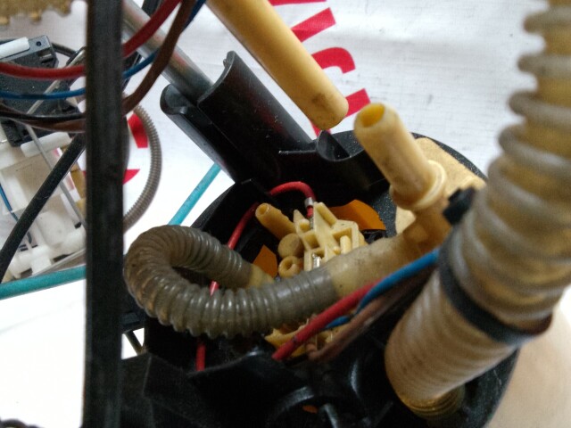 Бензонасос FORD Kuga 