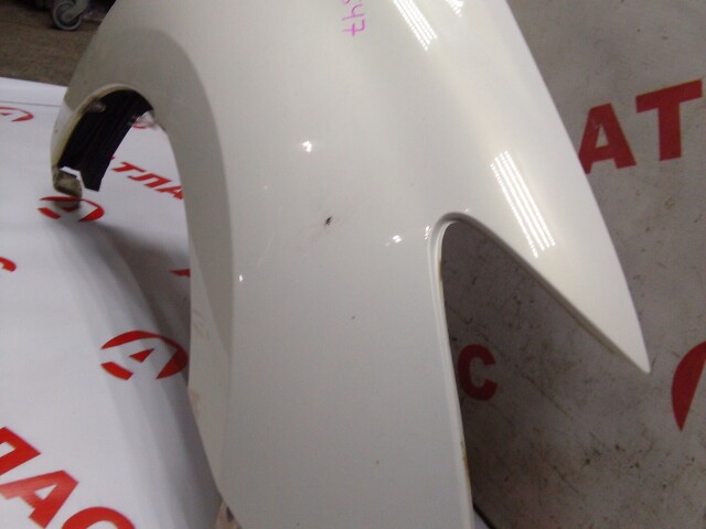 Крыло TOYOTA Ist 