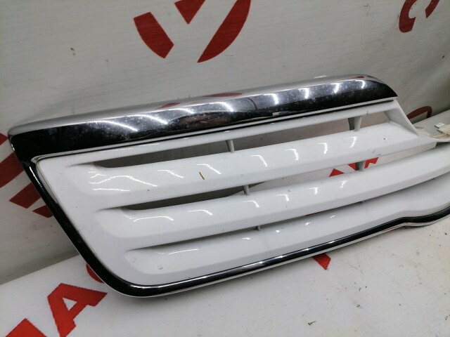 Решетка радиатора TOYOTA Avensis 