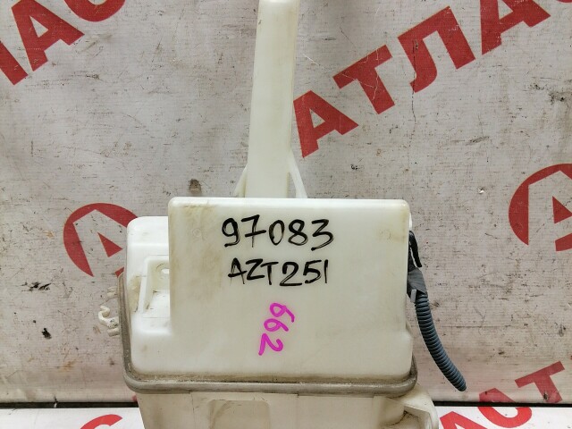 Бачок омывателя TOYOTA Avensis 