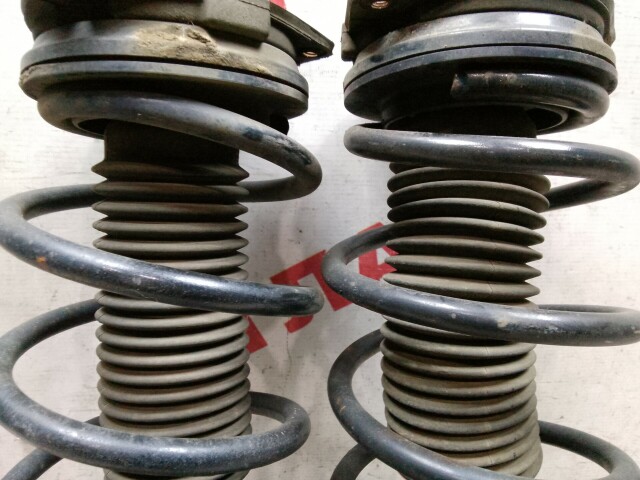 Стойка NISSAN Dualis 