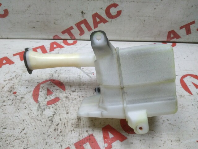 Бачок омывателя TOYOTA Corolla 