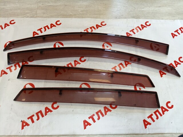 Ветровик NISSAN Dualis 