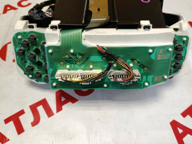 Щиток приборов TOYOTA Vitz 