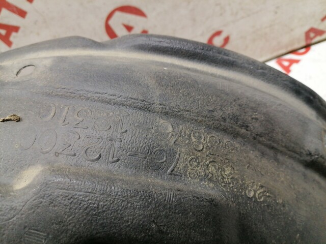 Подкрылок TOYOTA Corolla Runx 