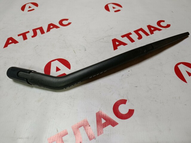 Дворник двери багажника TOYOTA Ist 