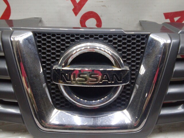 Решетка радиатора NISSAN Dualis 