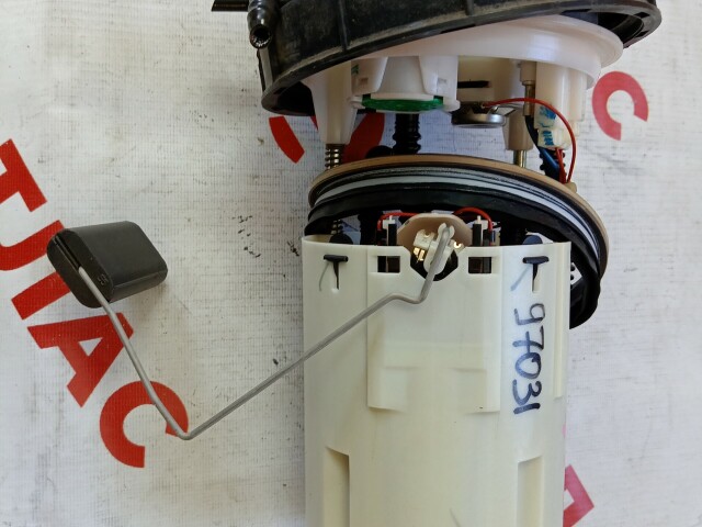 Бензонасос TOYOTA Avensis 