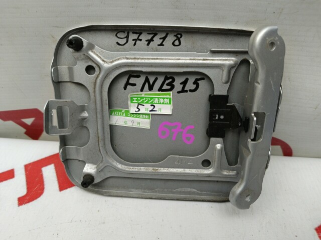 Лючок бензобака NISSAN Sunny 