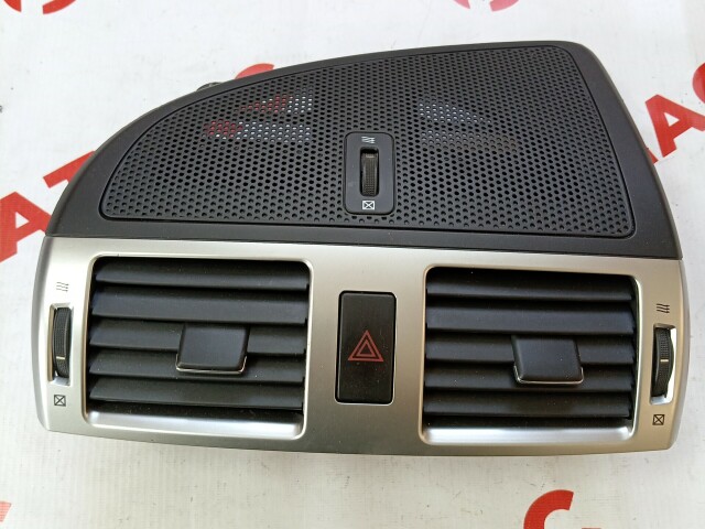 Решетка вентиляции салона TOYOTA Avensis 