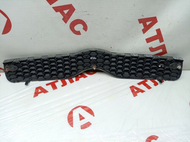 Решетка радиатора TOYOTA Vitz 