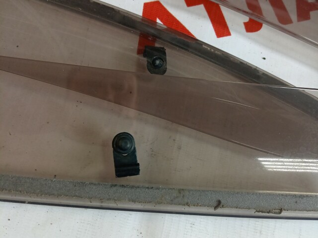 Ветровик TOYOTA Avensis 