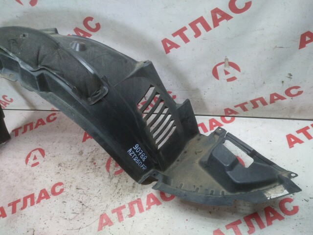 Подкрылок TOYOTA Avensis 