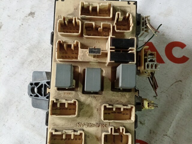 Блок предохранителей TOYOTA Corona Premio 