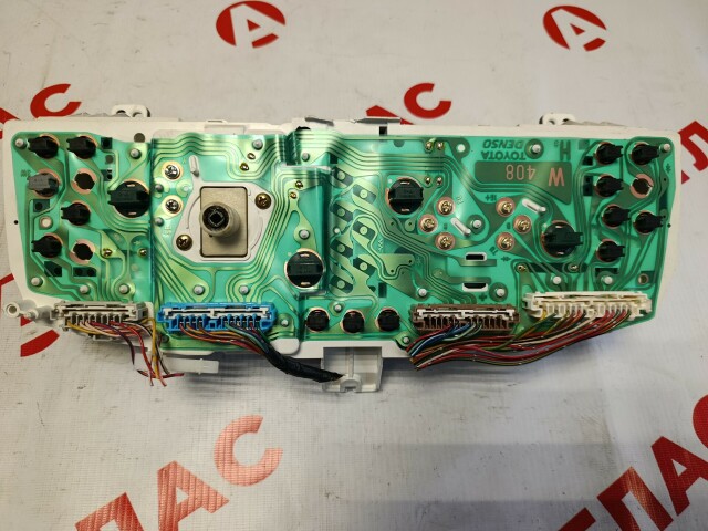 Щиток приборов TOYOTA Corolla 