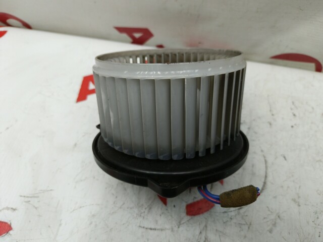 Моторчик печки TOYOTA Ist 