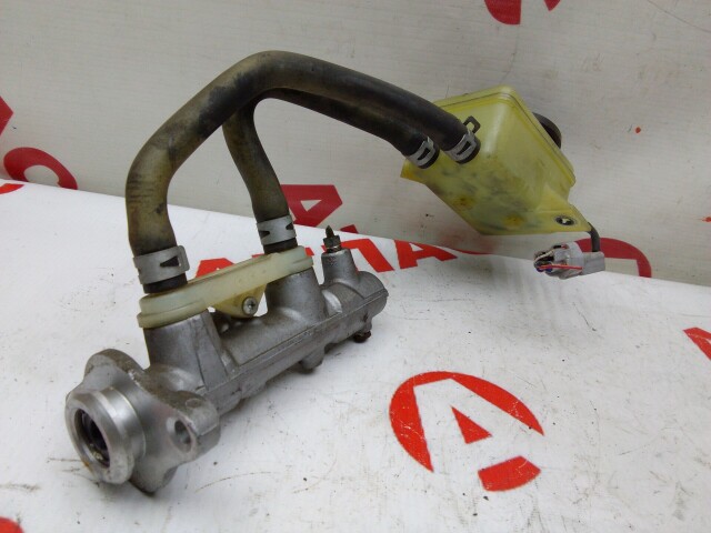 Главный тормозной цилиндр TOYOTA Corolla Spacio 