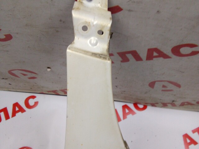 Крыло TOYOTA Ist 