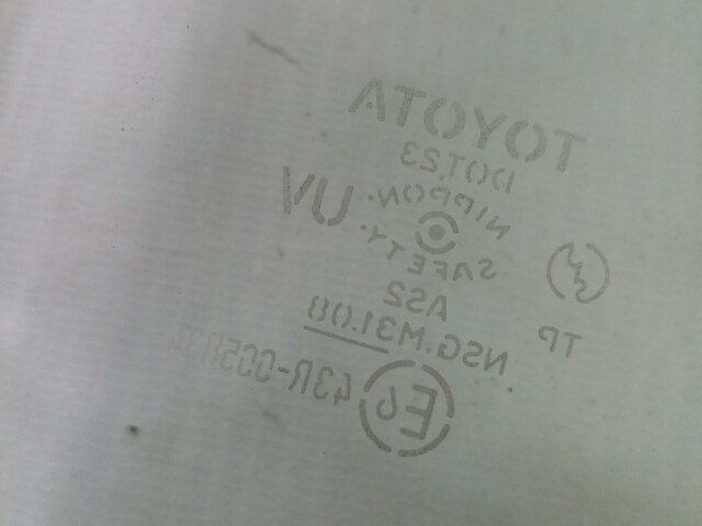 Стекло TOYOTA Vitz 