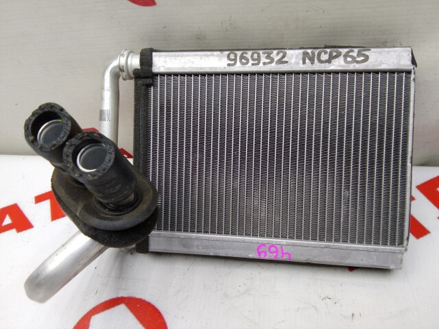 Радиатор печки TOYOTA Ist 