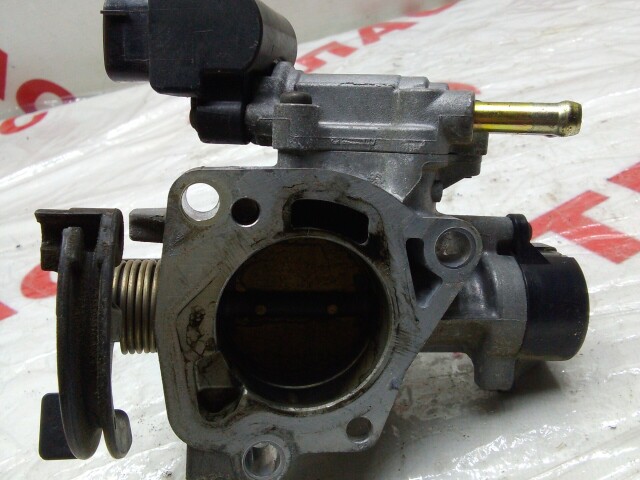 Дроссельная заслонка TOYOTA Platz 2NZ-FE