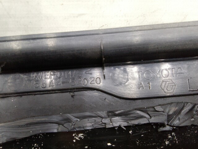 Стекло собачатника TOYOTA Succeed 