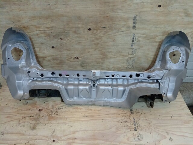 Задняя панель TOYOTA Corolla 