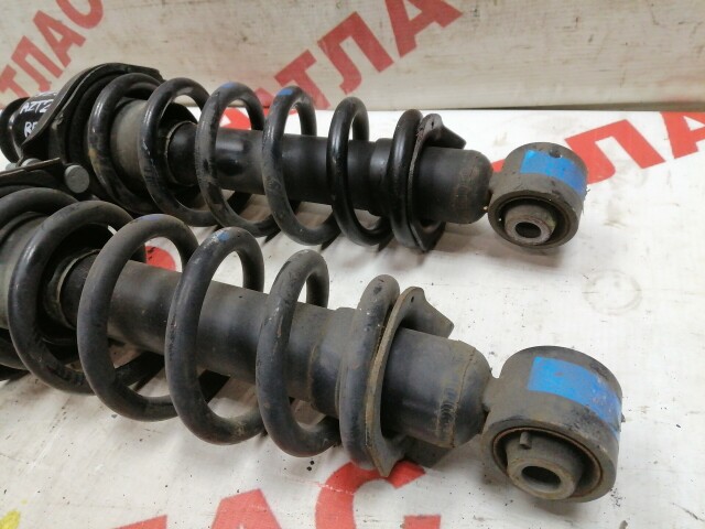 Стойка TOYOTA Avensis 