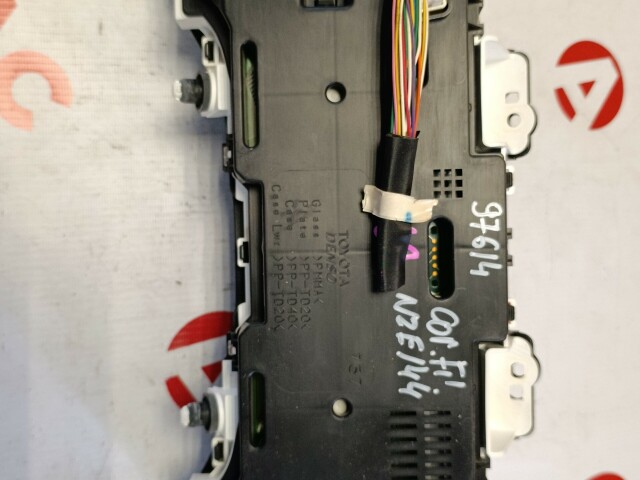 Щиток приборов TOYOTA Corolla Fielder 