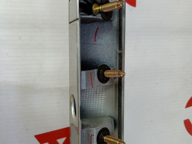 Накладка багажника TOYOTA Avensis 