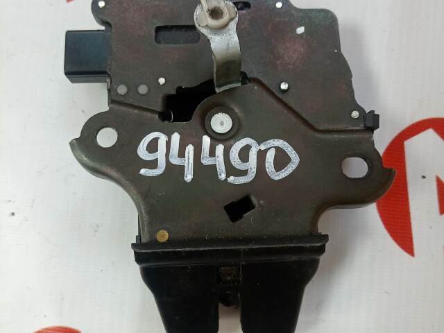 Замок багажника TOYOTA Avensis 