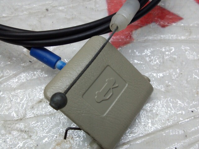 Трос капота TOYOTA Camry 