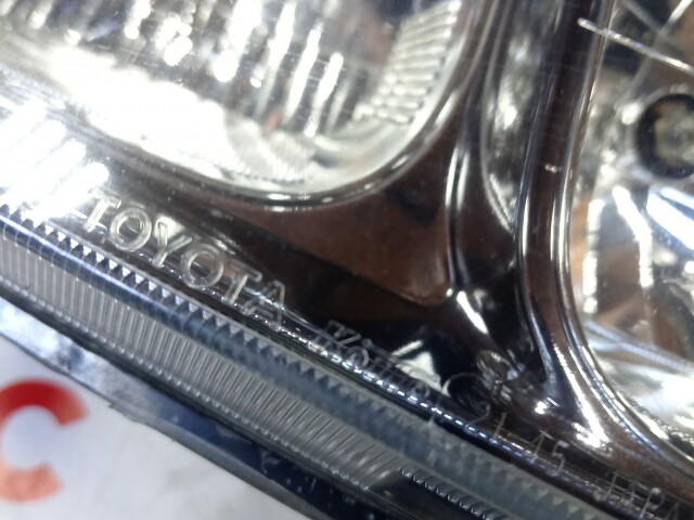 Фара TOYOTA Caldina 