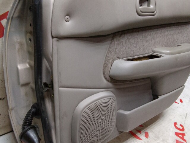 Дверь TOYOTA Corolla 