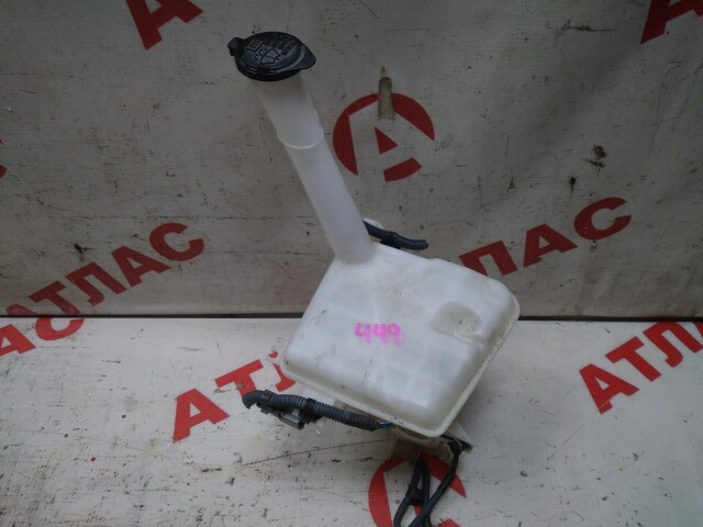 Бачок омывателя TOYOTA Vitz 
