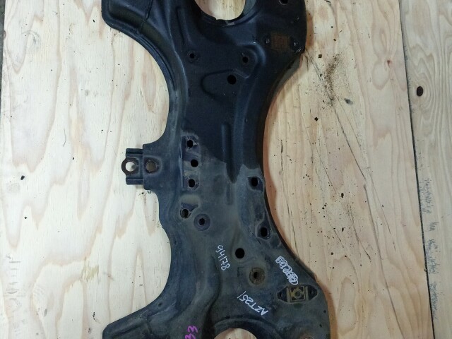 Балка поперечная TOYOTA Avensis 